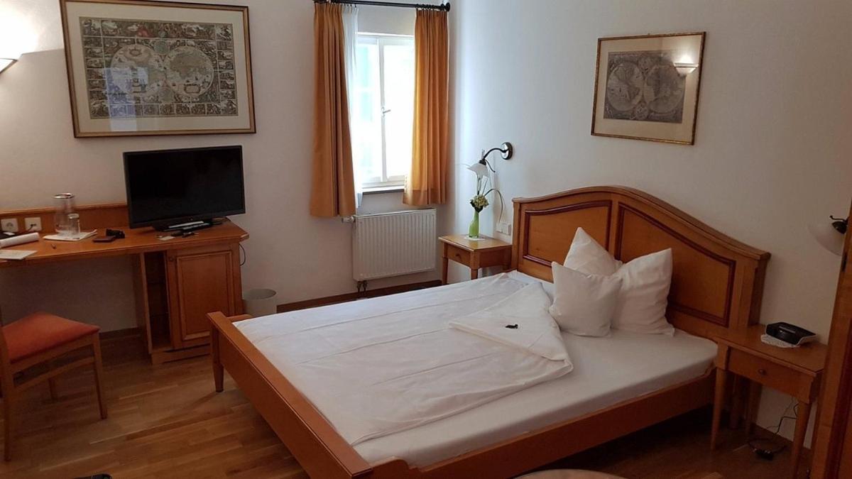 Boutique- Und Businesshotel Herrenkueferei Markgroningen Bagian luar foto